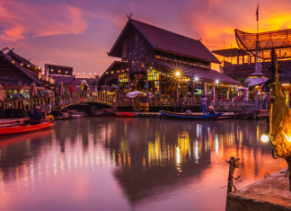 ตลาดน้ำ 4 ภาค พัทยา Pattaya floating market